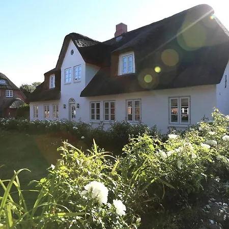 Kapitaenshaus Ost * Oldsum