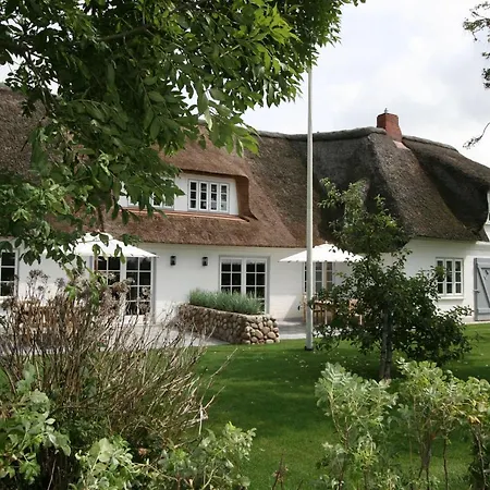 Kapitaenshaus Ost * Oldsum