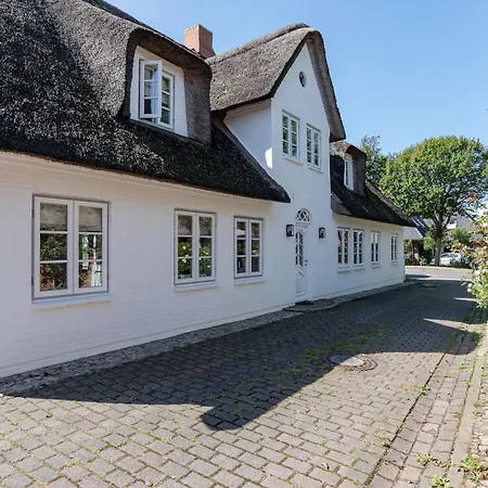 Kapitaenshaus Ost Holiday home *