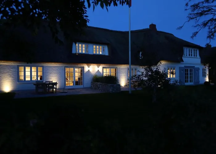 Kapitänshaus Ost Ferienhaus Oldsum