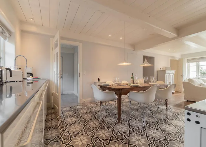 Kapitaenshaus Ost * Oldsum